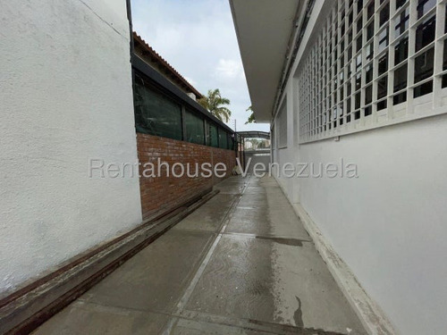 Casa ( 2 Niveles / A Estrenar / Remodelada ) Alquiler La Floresta Mls - 25-21500