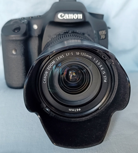 Canon 7d Con 18 135 F3.5 Prácticamente Nueva Sin Detalles Negro (Usado)