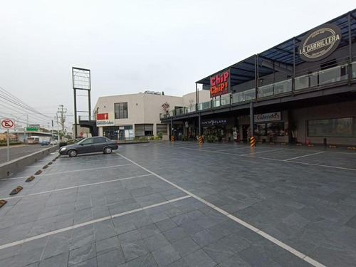 Local Comercial, Consultorio U Oficina En Planta Baja En Renta En  Av. Constituyentes, Querétaro