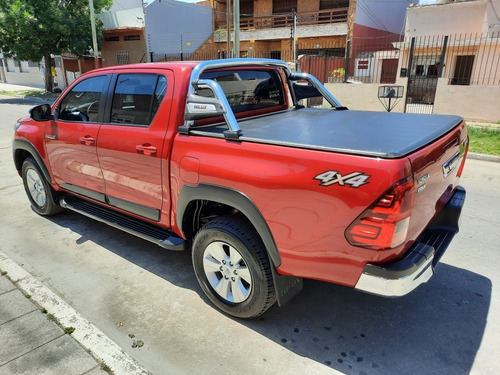 Toyota Hilux 2.8 Cd Sr 177cv 4x4 2017