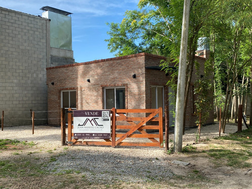 Hermosa Casa A Estrenar Terreno 10x22 En Esquina Barrio Poggio Gral Belgran