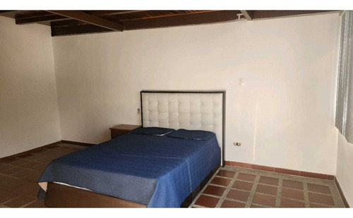 Se Alquila Habitación California Norte 1h/1b/1e
