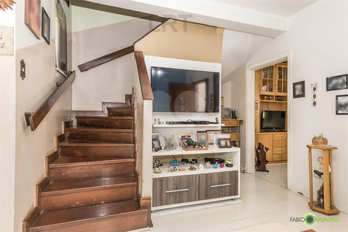 Imagem 6 de 30 de Vende Maravilhosa Casa, Três Quartos, Suíte, 5 Vagas De Garagem E Churrasqueira. - Reo617332