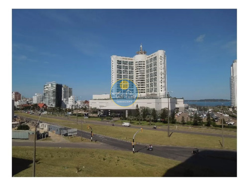 Divino Apto A Pasitos Del Mar 3 Dorm En Suite Libre A Partir Del 5 De Enero Alquiler Punta Del Este