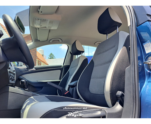 Volkswagen Jetta 2.0 L4 At