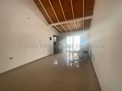 Imagen 7 de 15 de En Venta Excelente Vivienda Ubicada En La Puerta Maraven. Punto Fijo