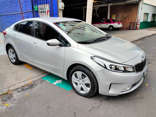Imagen 1 de 15 de Kia Forte 2.0 Lx At 2018