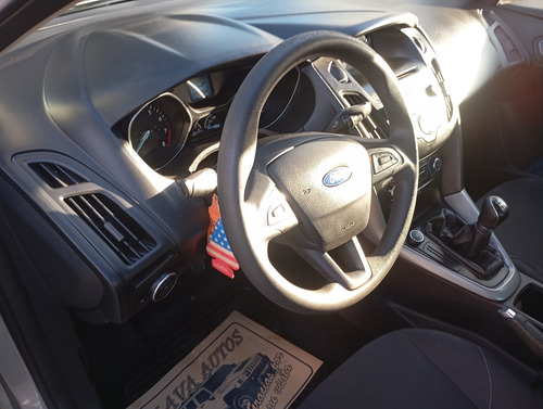 Ford Focus III 1.6 Sedan S
