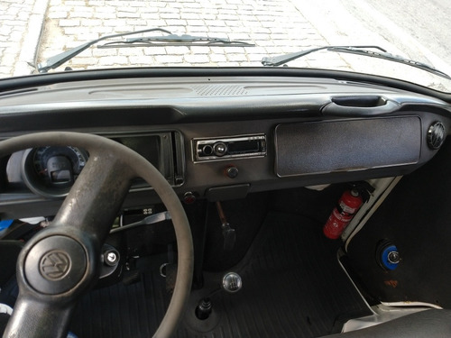 Imagem 13 de 15 de Volkswagen Kombi Furgão Isolada