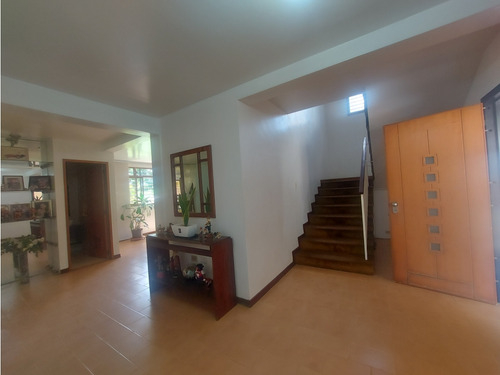 Vendo Casa 350m2 Terrazas Del Club Hipico 0148