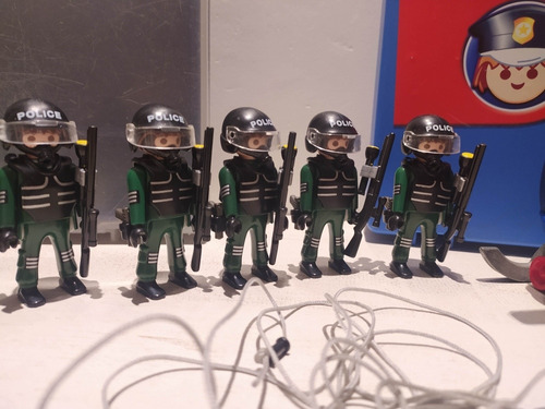 Imagen 4 de 6 de Playmobil Policías Lote 5 Muñecos + Helicóptero