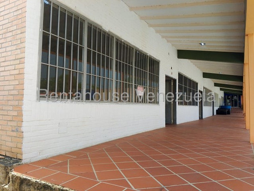 Rafael Gamarra Tu Asesor Inmobiliaro Alquila Comodo Y Amplio Local Comercial, En Plena Avenida Bolivar De Los Rastrojos. Amplio Estacionamiento, Alto Trafico Vehicular Y Peatonal. Baño Interno, Patio