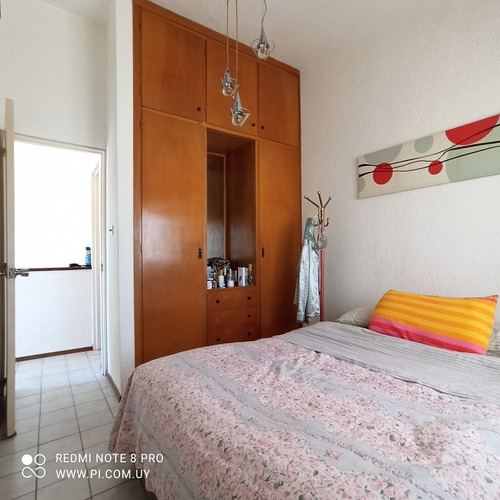 Venta Duplex Buceo 2 Dormitorios Y Garaje.