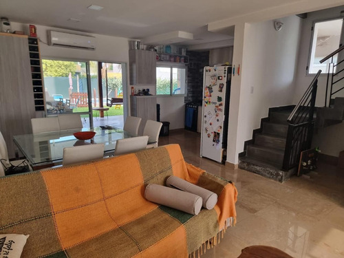 Casa En Venta En Barrio Privado Las Palmas
