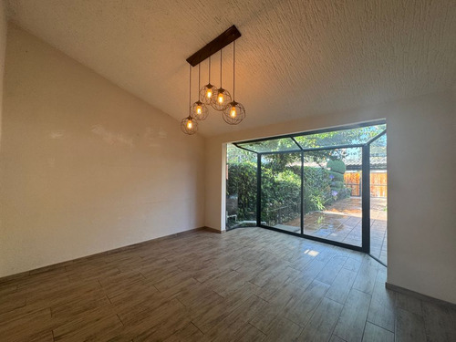 Casa En Venta De 1 Piso En Residencial La Virgen, Metepec, En Frente Del Parque Bicentenario