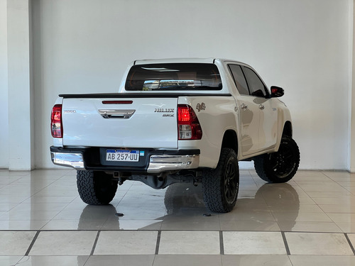 Toyota Hilux 2.8 Tdi Srx 4x4 At 2017