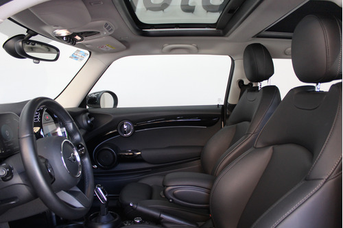 Mini Cooper Classic 2023