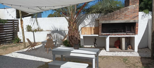 Imagen 18 de 19 de Alquilo Apto Y Casa Para 6 Y 4 Personas A 150 Metros Del Mar Sobre Playa Costa Azul