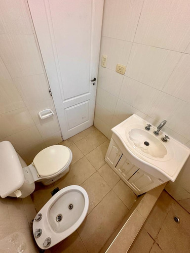 Duplex En Alquiler De 3 Ambientes Con Cochera En Berazategui Centro