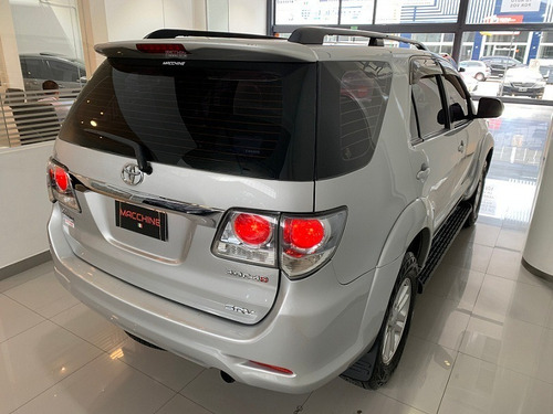 Toyota Hilux Sw4 3.0 Srv Mt 4x4