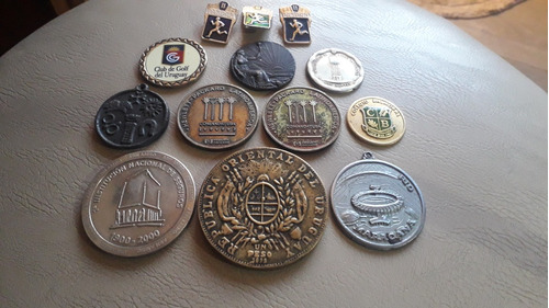 Lote 13 Medallas Conmemorativas Varios Materiales Y Tamaños