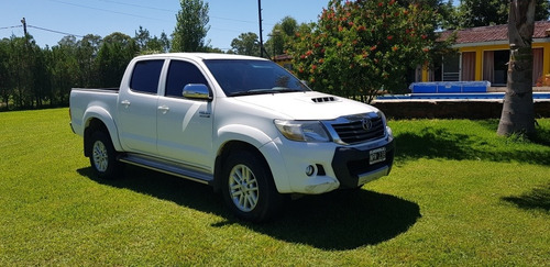 Toyota Hilux 3.0 Cd Srv Cuero 171cv 4x2 2014