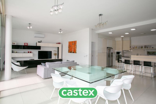 Moderna Casa En Venta En Terravista, General Rodriguez