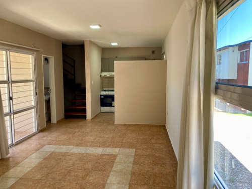 Dúplex En Villa Carlos Paz · Apto Crédito · Reciclado · Cerca Del Río · Iluminado · Seguro