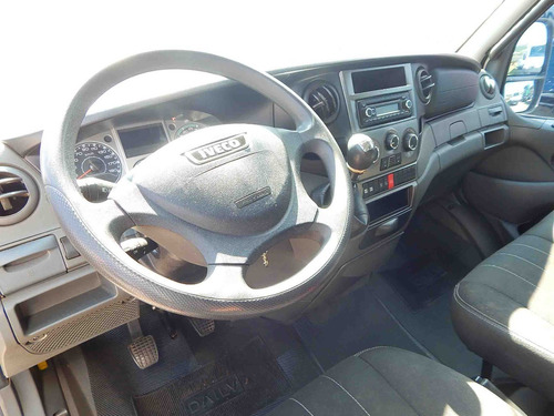 Imagem 7 de 9 de Iveco Daily 35s14 2017 Bau Chassi Carroceria Furgao