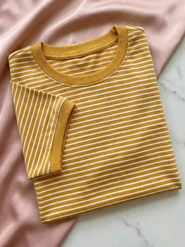 Blusa Feminina T-shirt Listrada Básica Social Manga Curta