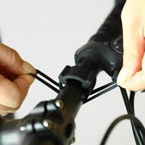 Imagem 3 de 5 de Suporte Adaptador Silicone Para Farol Lanterna Multiuso.