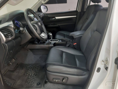 Imagem 8 de 10 de Toyota Hilux 2.8 Srv 4x4 Cd 16v Diesel 4p Automático