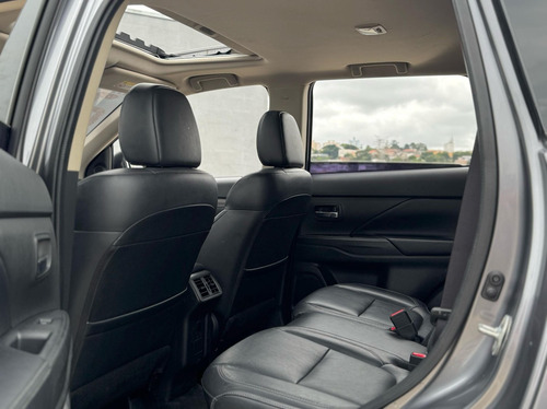 Mitsubishi Outlander 3.0 MIVEC V6 HPE-S AWD