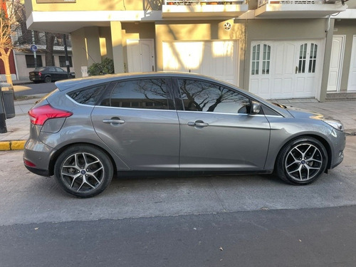 Imagen 5 de 13 de Ford Focus Titanium Hatchback