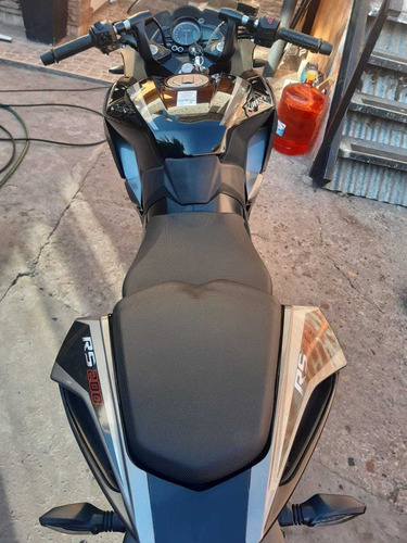 Bajaj Rs 200