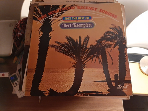Imagem 1 de 2 de Lp Hollywood Regency Singers Sing The Best Of Bert Kaempfert