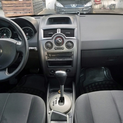 Imagen 11 de 12 de Renault Megane 2.0