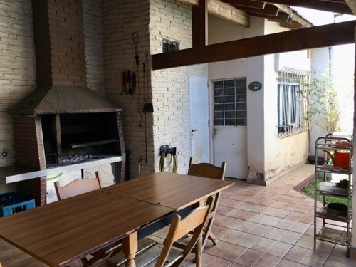 Venta De Casa En Gran Lote Con Pileta! Haedo Chico-