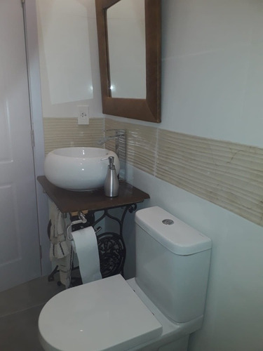 Imagen 9 de 13 de Hermosa Casa ,ubicada En Silvestre Blanco Y Rivera .