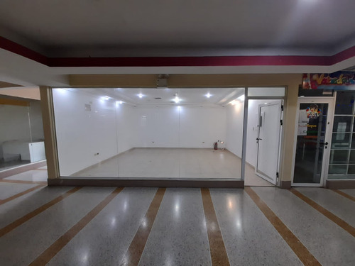 Local En Cc. Puerto Cabello, La Belisa / Cod: Indil-182