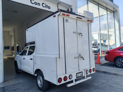 Nissan NP300 2.4 Doble Cabina Se Aa Pack Seg Mt