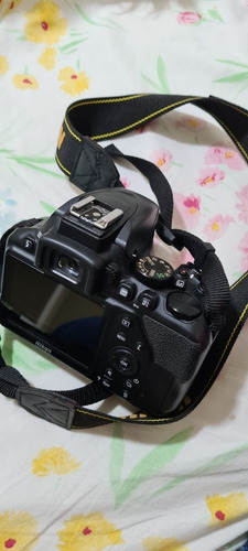 Imagem 3 de 3 de Nikon D3500