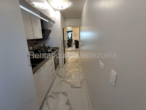 Venta De Apartamento En Lomas De Prados Del Este #25-24297