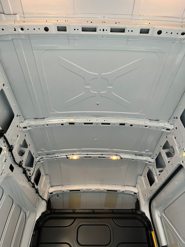 Imagen 11 de 20 de Ford Transit Furgon Medio Techo Elevado