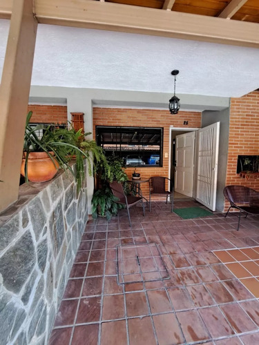 Se Vende Casa Con Excelente Ubicación En San Diego Plc-933