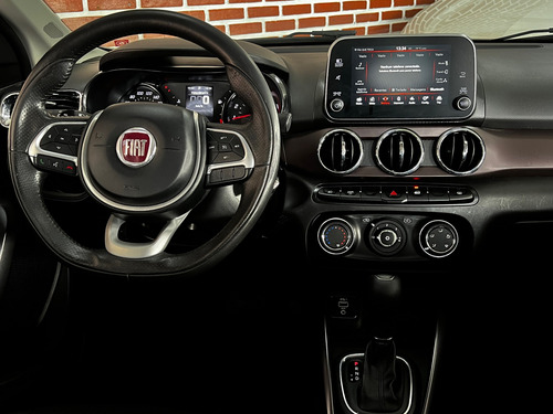Fiat Cronos 1.8 Precision 16v Flex Aut. 4p
