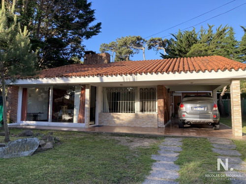 En Venta, Casa En Mansa De 3 Dormitorios 