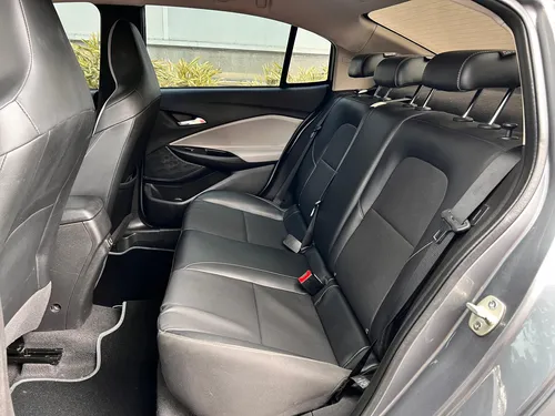 Chevrolet Onix 1.0T Premier Sedan At