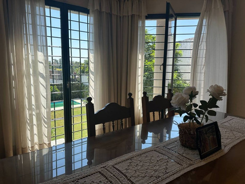 Enorme Casa De 4 Dor. Y Pileta En San Salvador