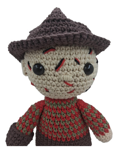Muñeco Amigurumi Freddy Krueger Peluche Hecho A Mano Terror Rojo